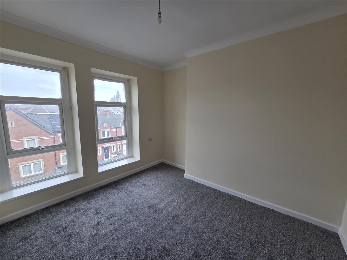 Flat Commercial Road in Newport