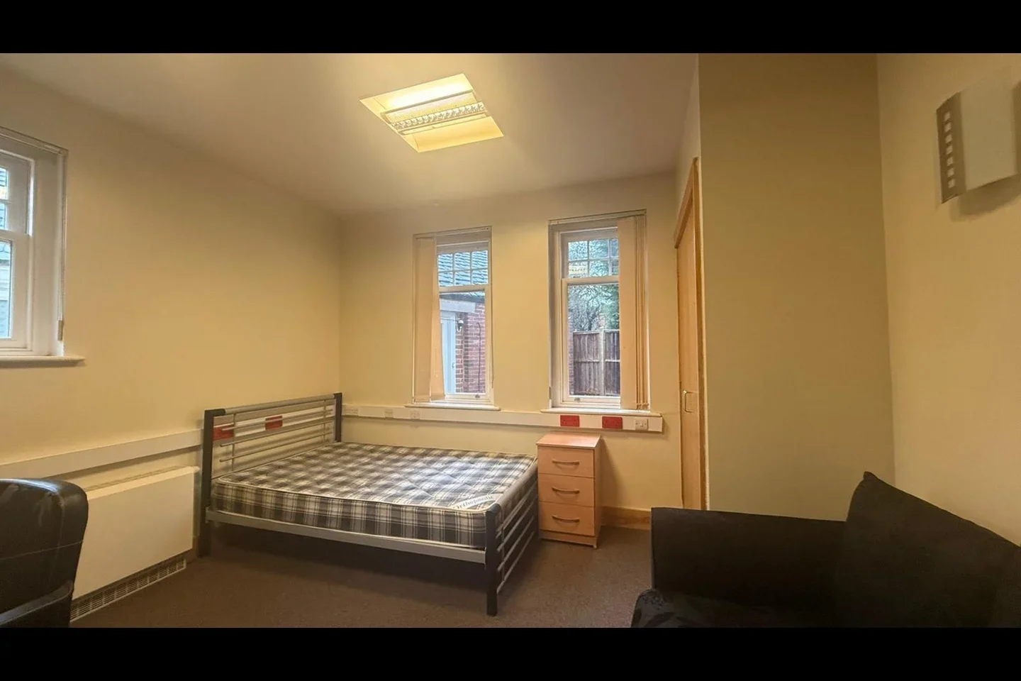Room Knighton Road in Leicester