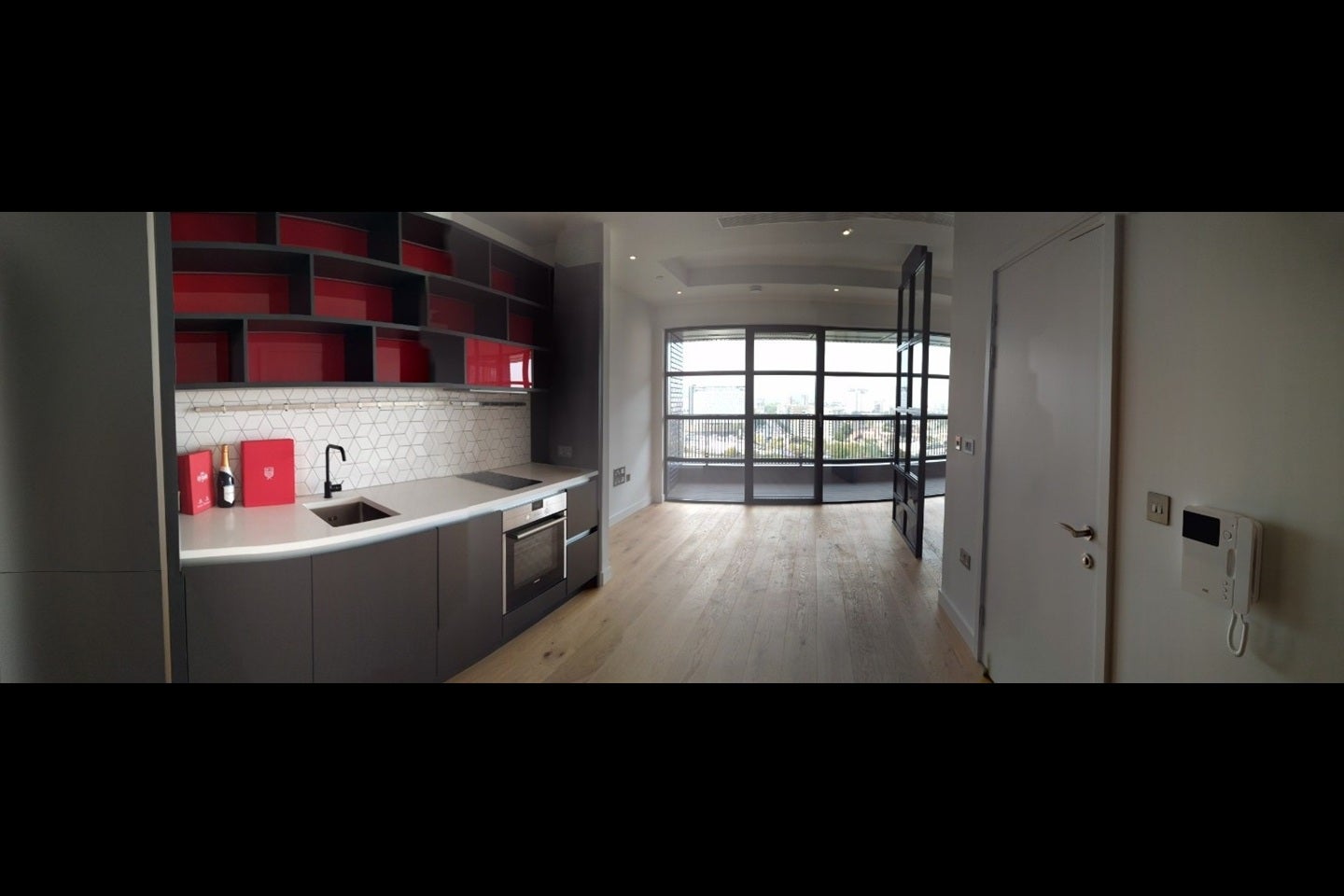 Flat Lyell Street in Greater London