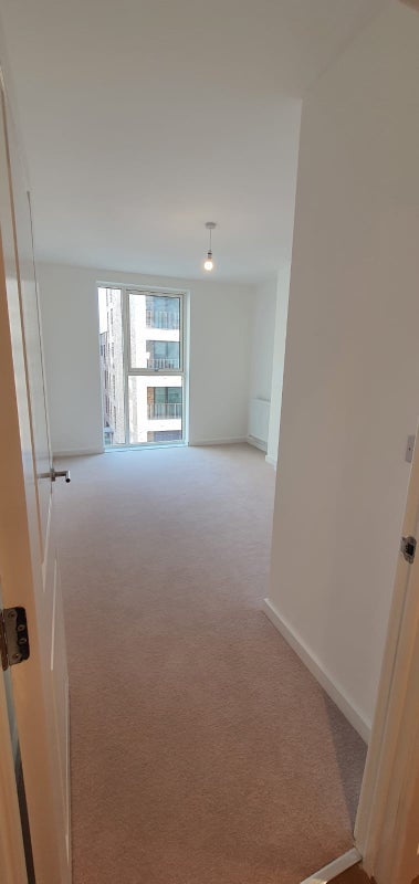 Room Mahindra Way in Greater London