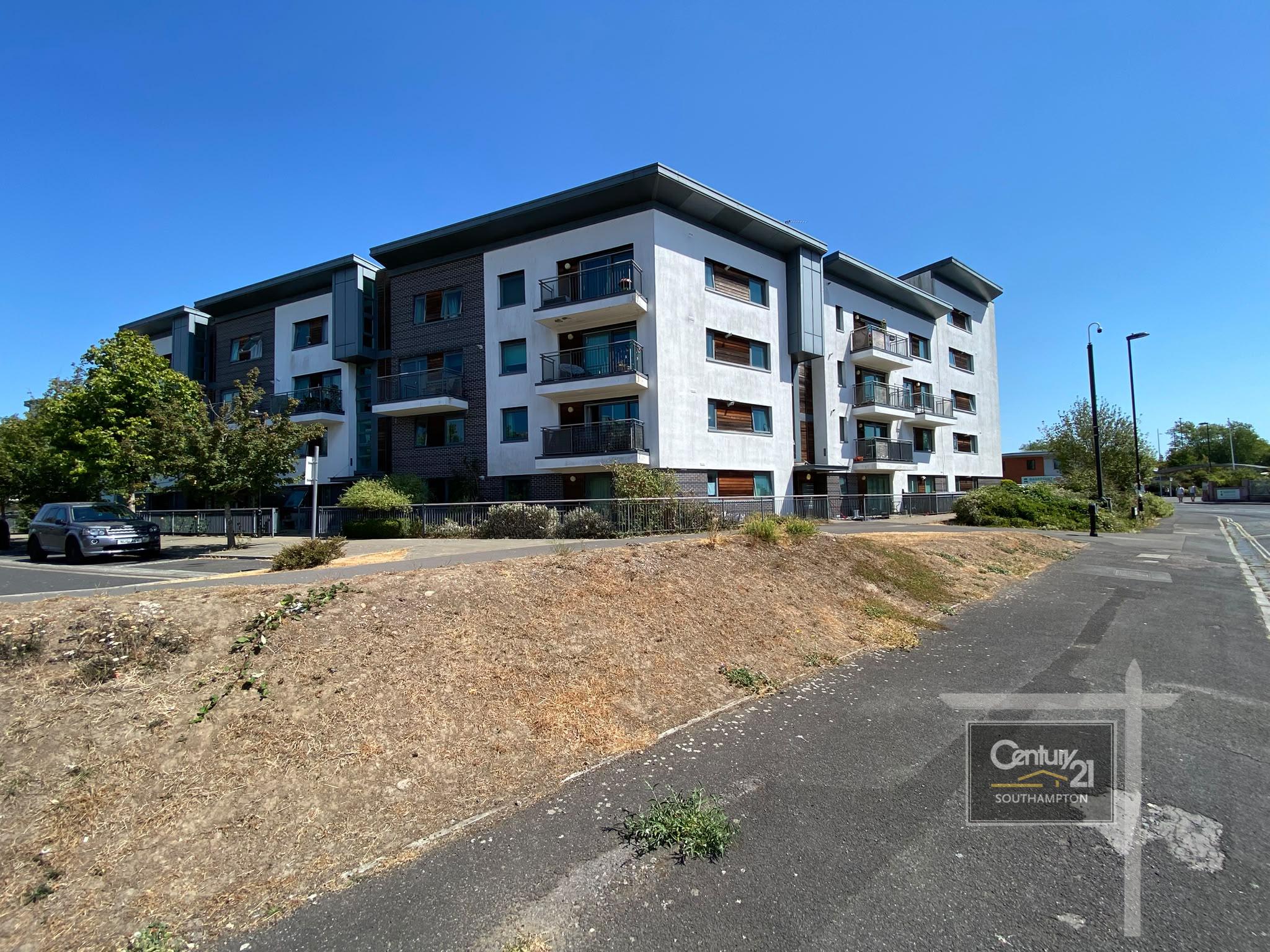 Flat Chantry Road in Southampton