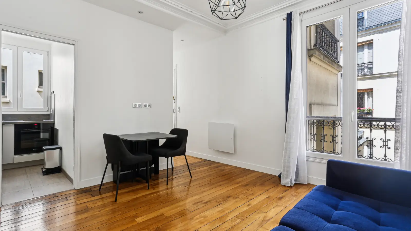 Flat Rue Mathurin Régnier in Paris
