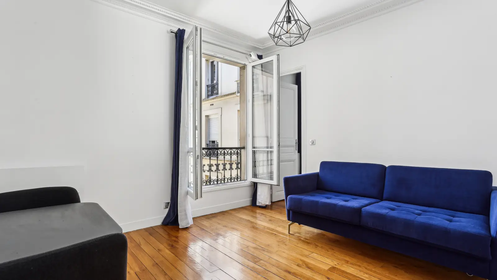 Flat Rue Mathurin Régnier in Paris