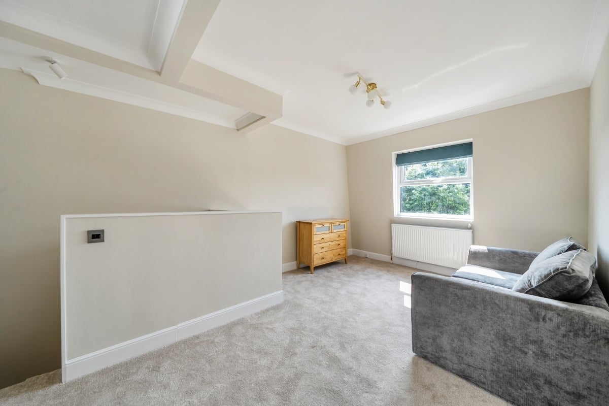 Flat Marylands Road in City of Westminster