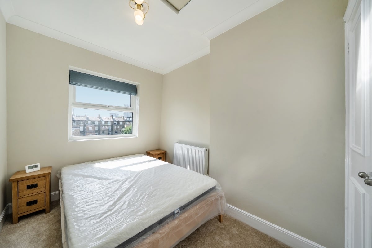 Flat Marylands Road in City of Westminster