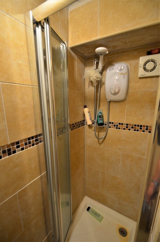 Room Carlton Grove in Greater London