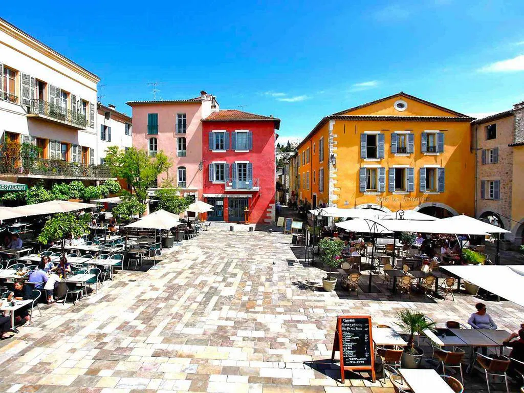 Room Avenue de Pierrefeu in Valbonne