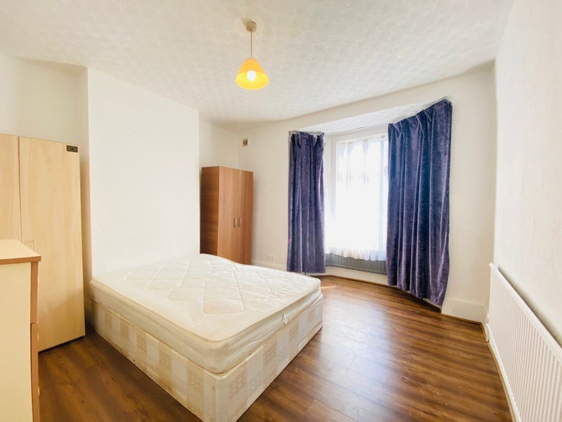 Room Albert Square in Greater London