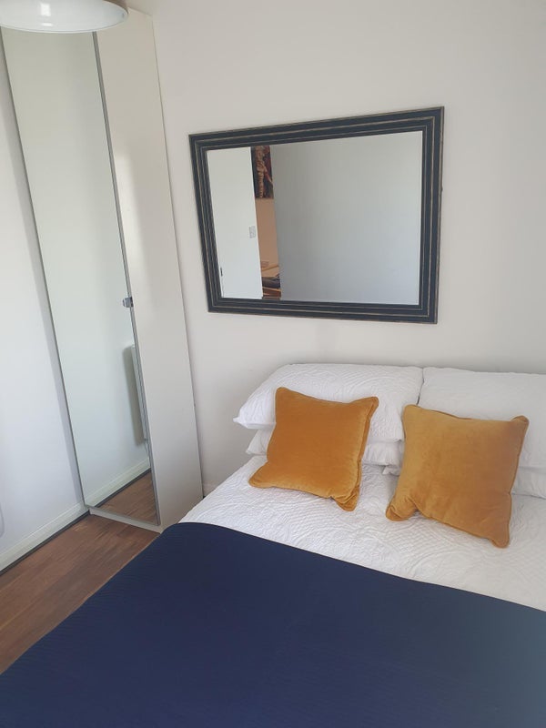 Room Saint Margaret's Road in Poole