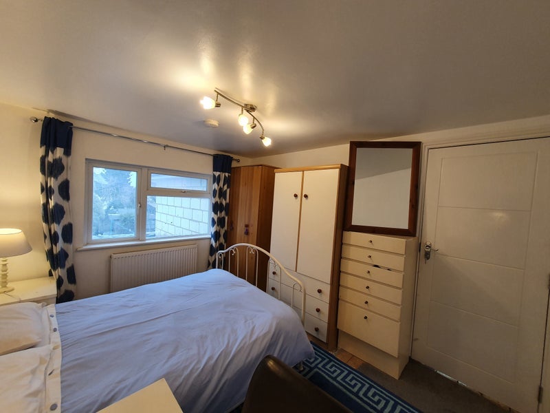 Room Manor Road in Windsor