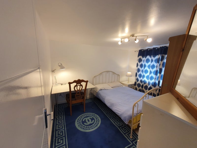 Room Manor Road in Windsor
