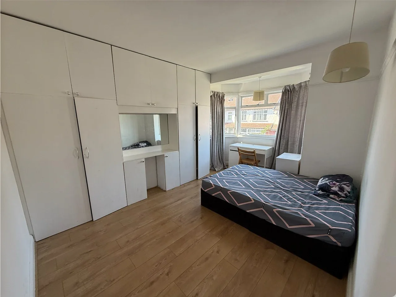 Room Cavendish Avenue in Greater London