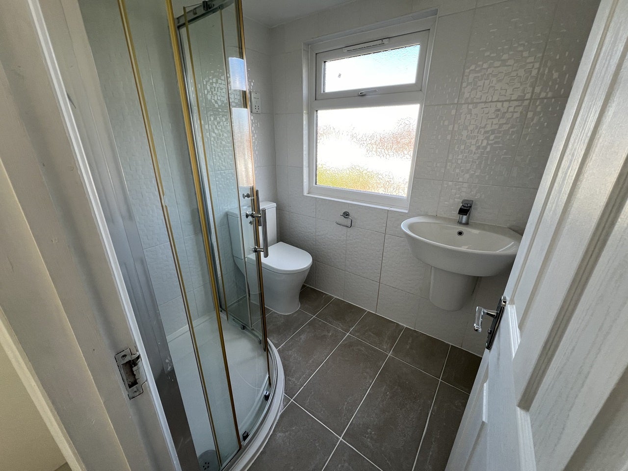 Room Cavendish Avenue in Greater London