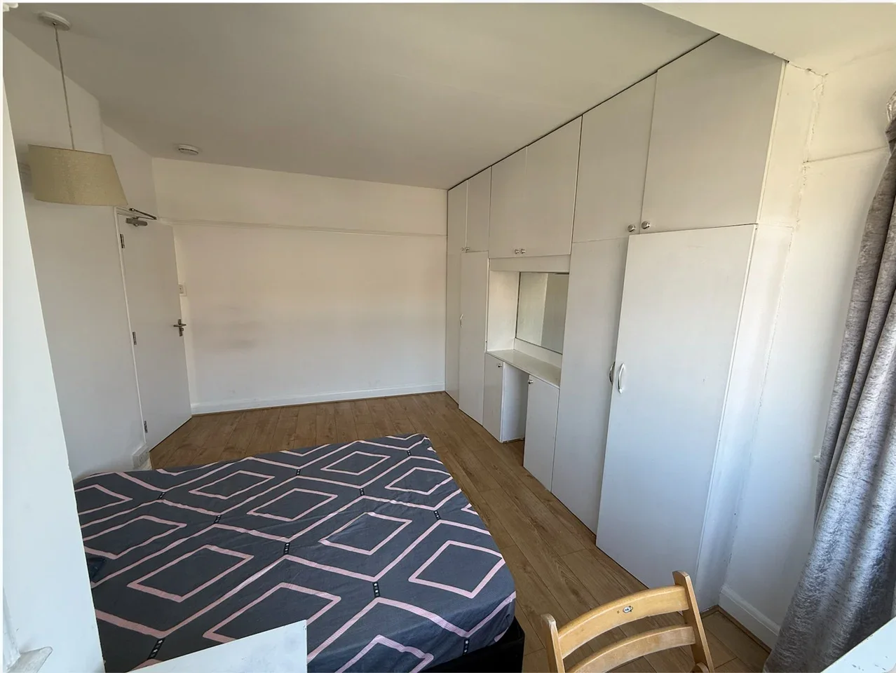 Room Cavendish Avenue in Greater London