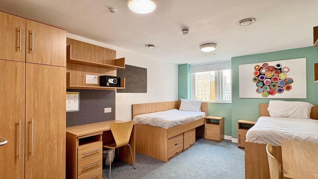 Room Southampton Row in Greater London