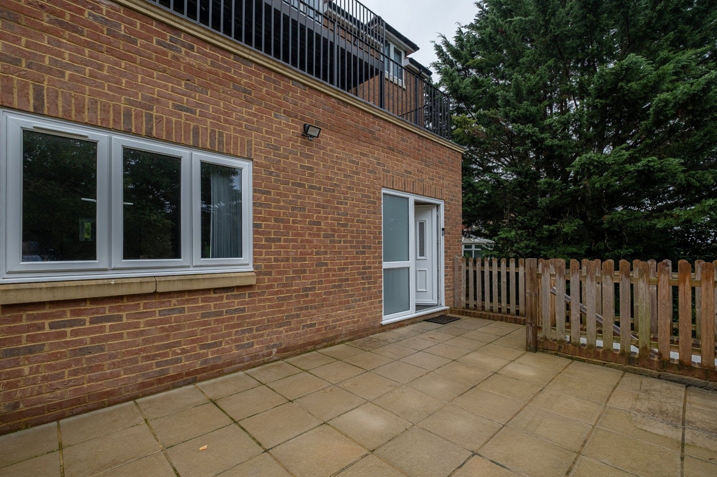 Flat West Wycombe Road in High Wycombe