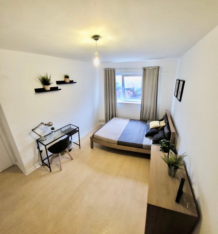 Room Clarence Lane in Greater London
