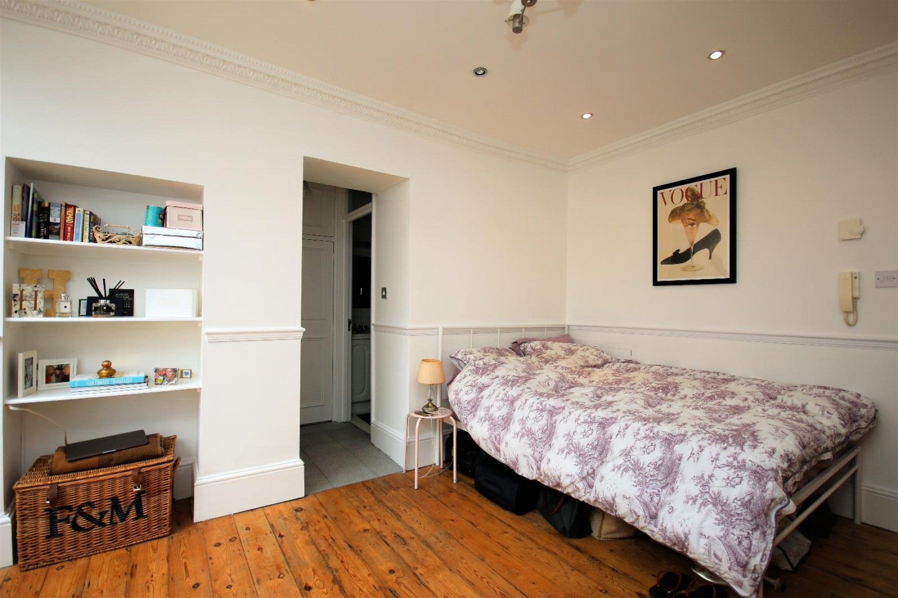 Flat Highbury Park in Greater London