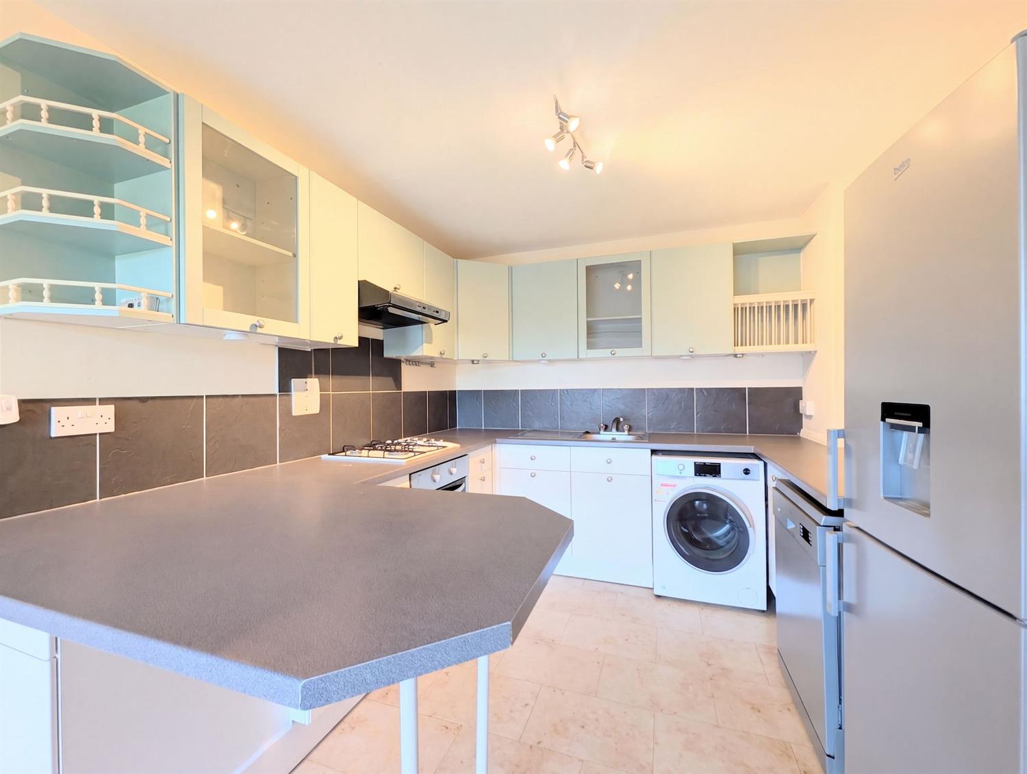 Flat Ashleigh Road in Horsham