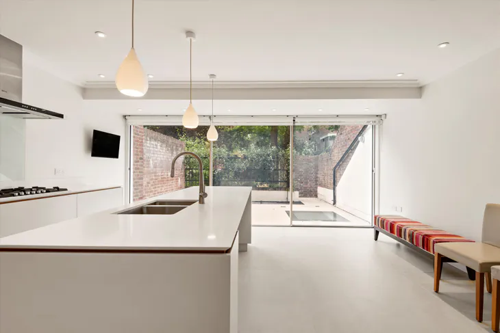 Flat Woodsford Square in Greater London