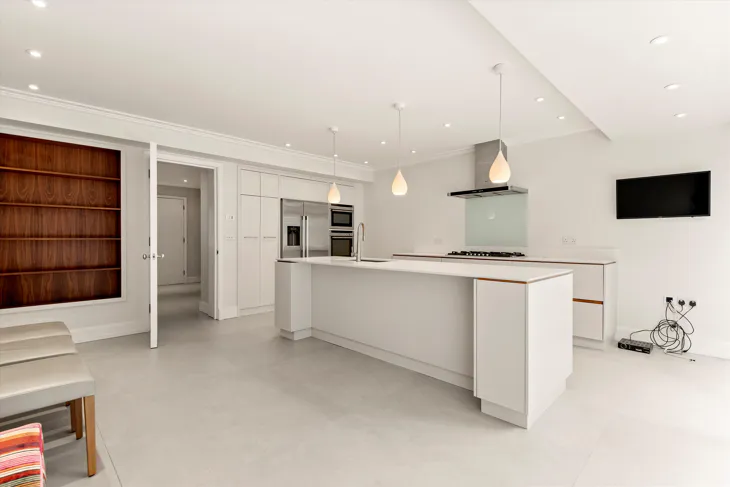 Flat Woodsford Square in Greater London