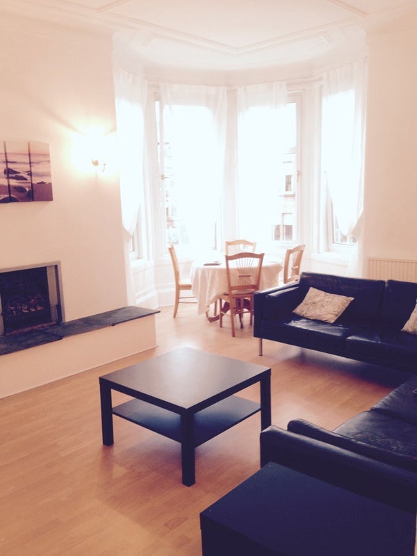 Flat Novar Drive in Glasgow