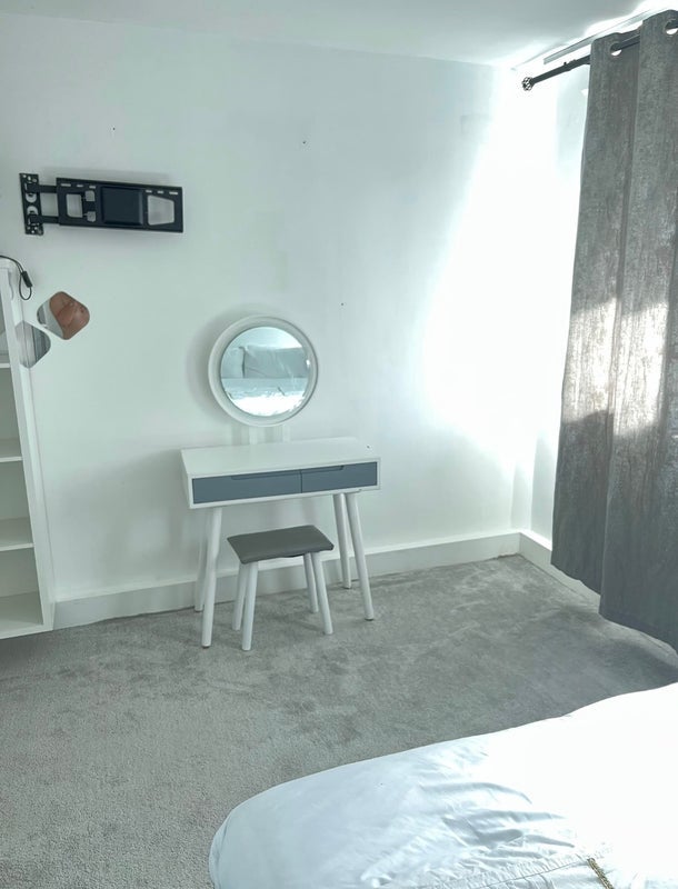 Room Lisgar Terrace in Greater London