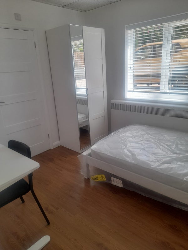 Room Church Road in Maidstone