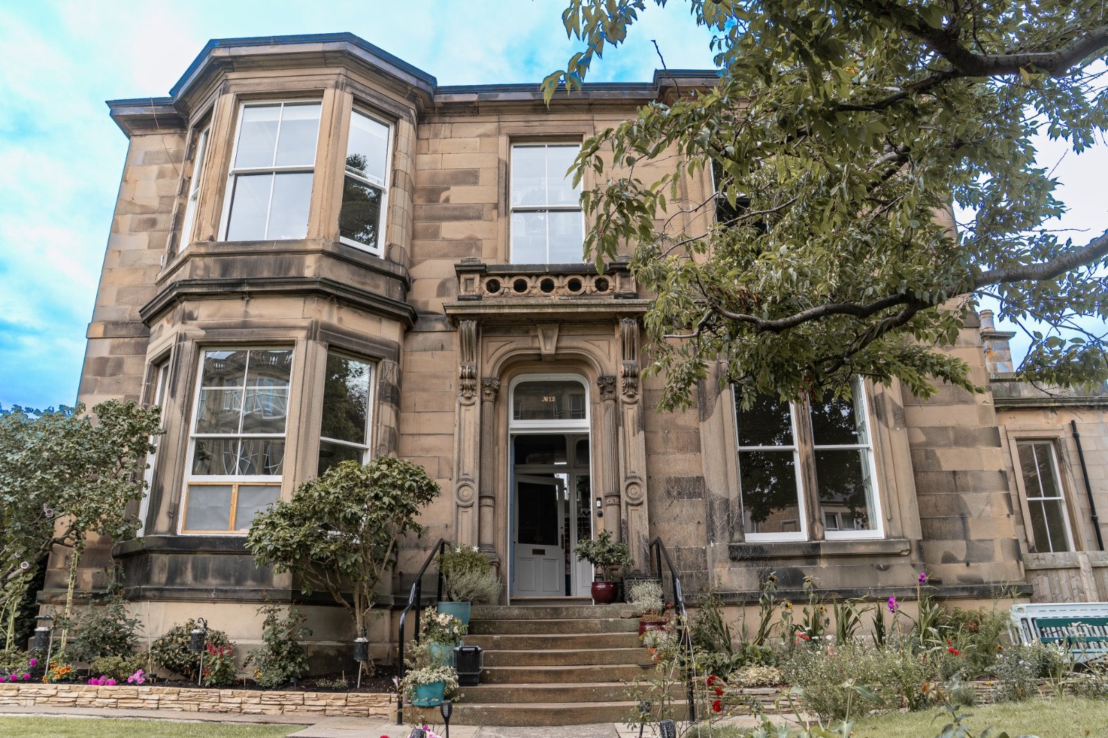 Flat Merchiston Crescent in City of Edinburgh