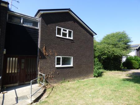 Flat North Gunnels in Basildon