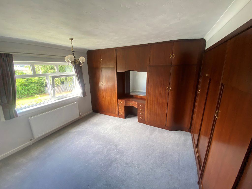 Flat Braidholm Crescent in Giffnock