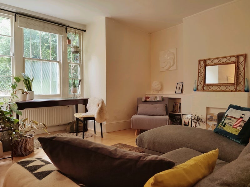 Flat Canning Road in Greater London