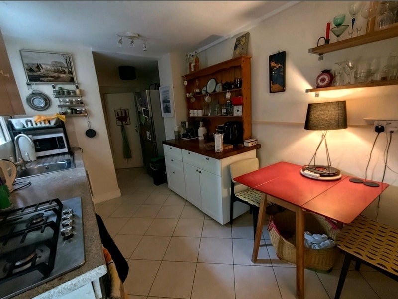 Flat Canning Road in Greater London