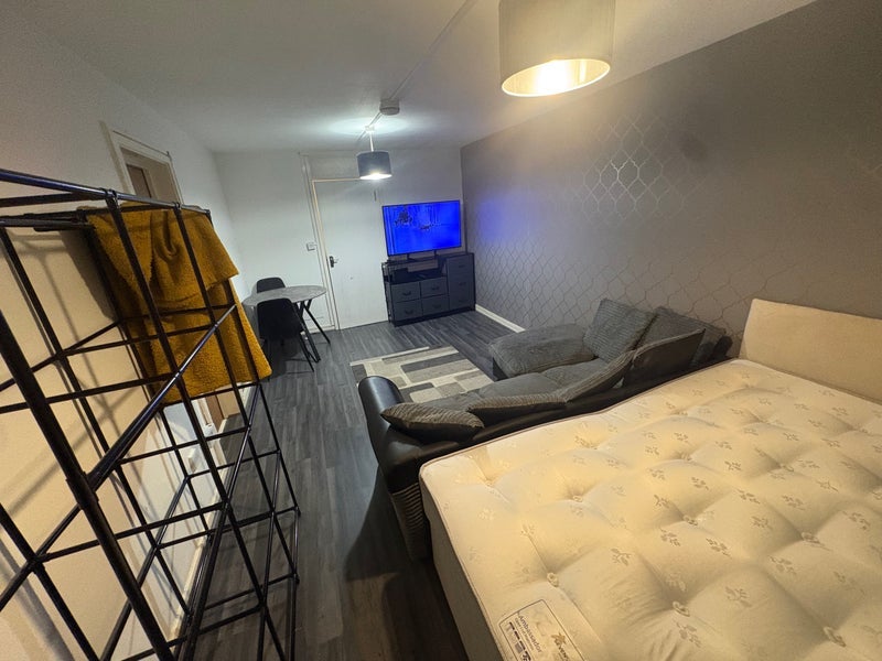 Room Holloway Head in Birmingham