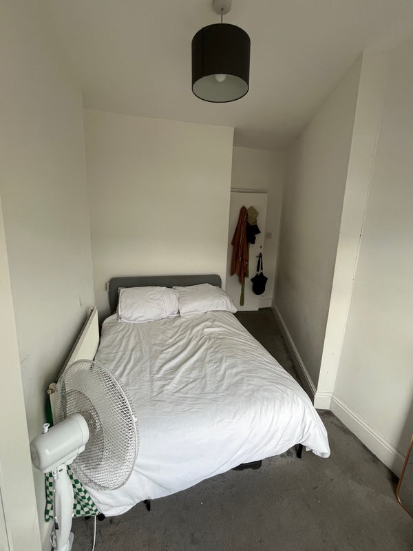 Room East Hill in Greater London