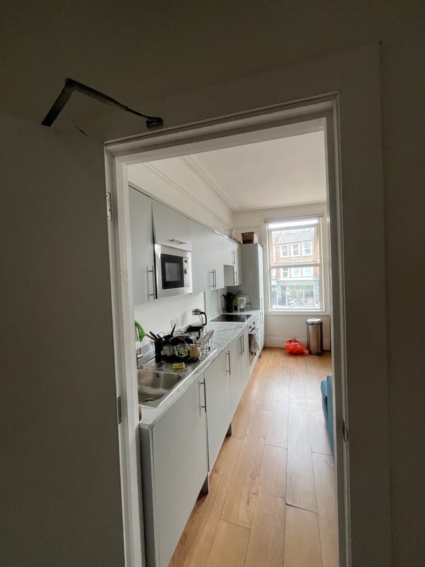 Room East Hill in Greater London