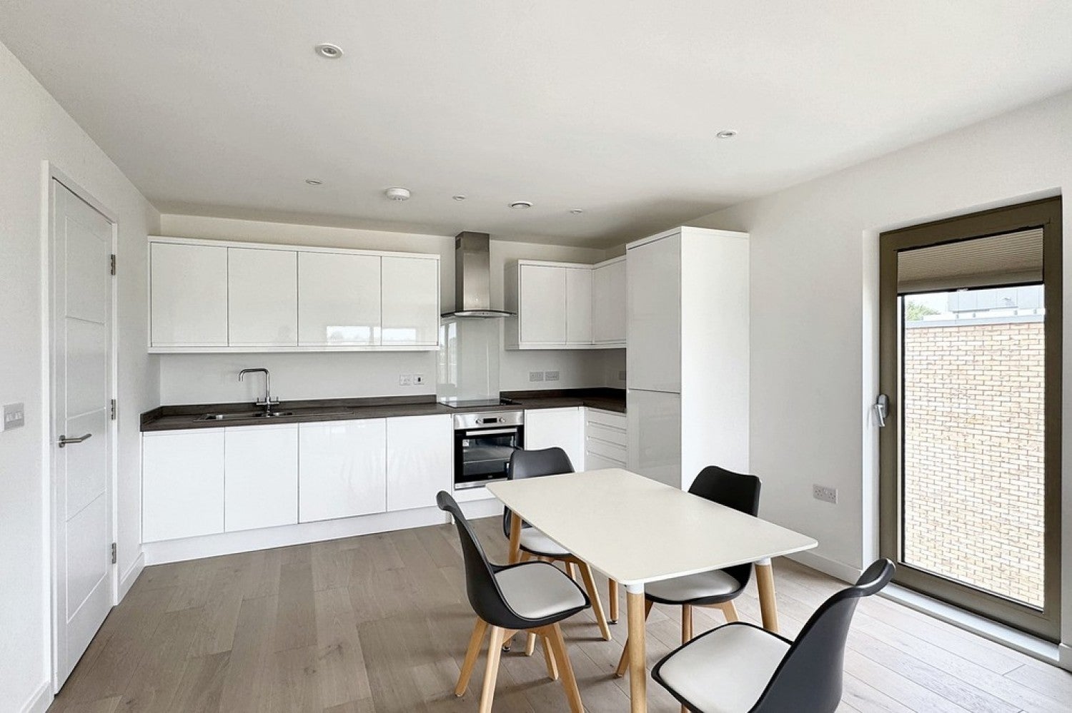 Flat Leacon Road in Ashford