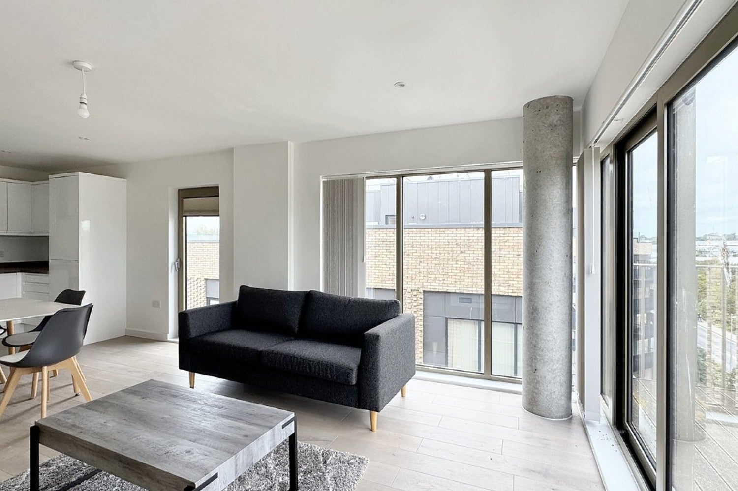 Flat Leacon Road in Ashford