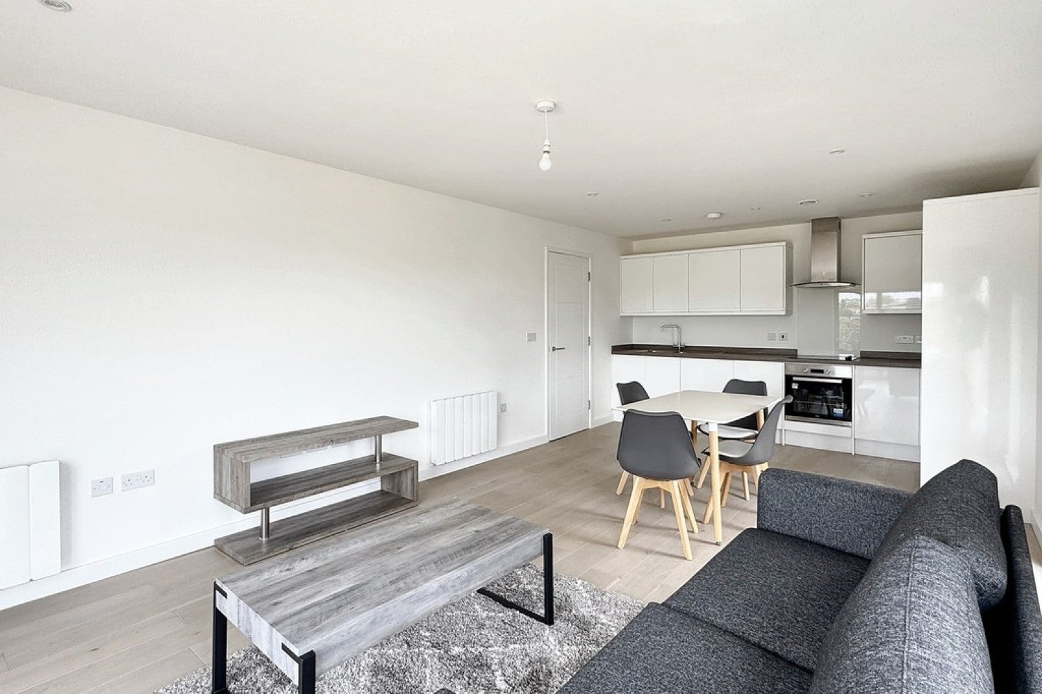 Flat Leacon Road in Ashford