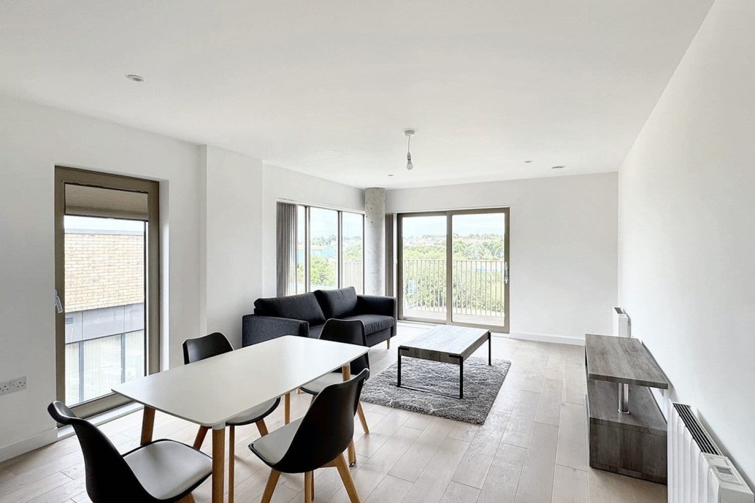 Flat Leacon Road in Ashford