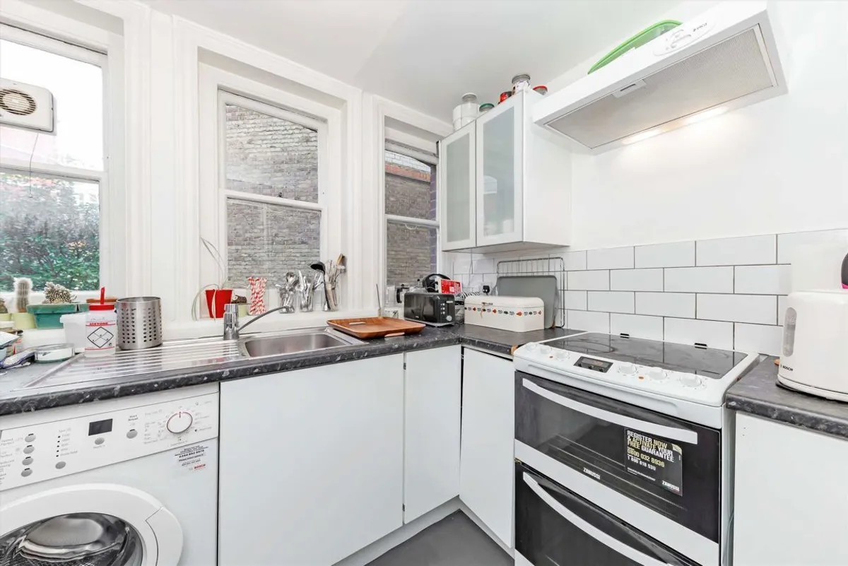 Flat Addison Gardens in Greater London