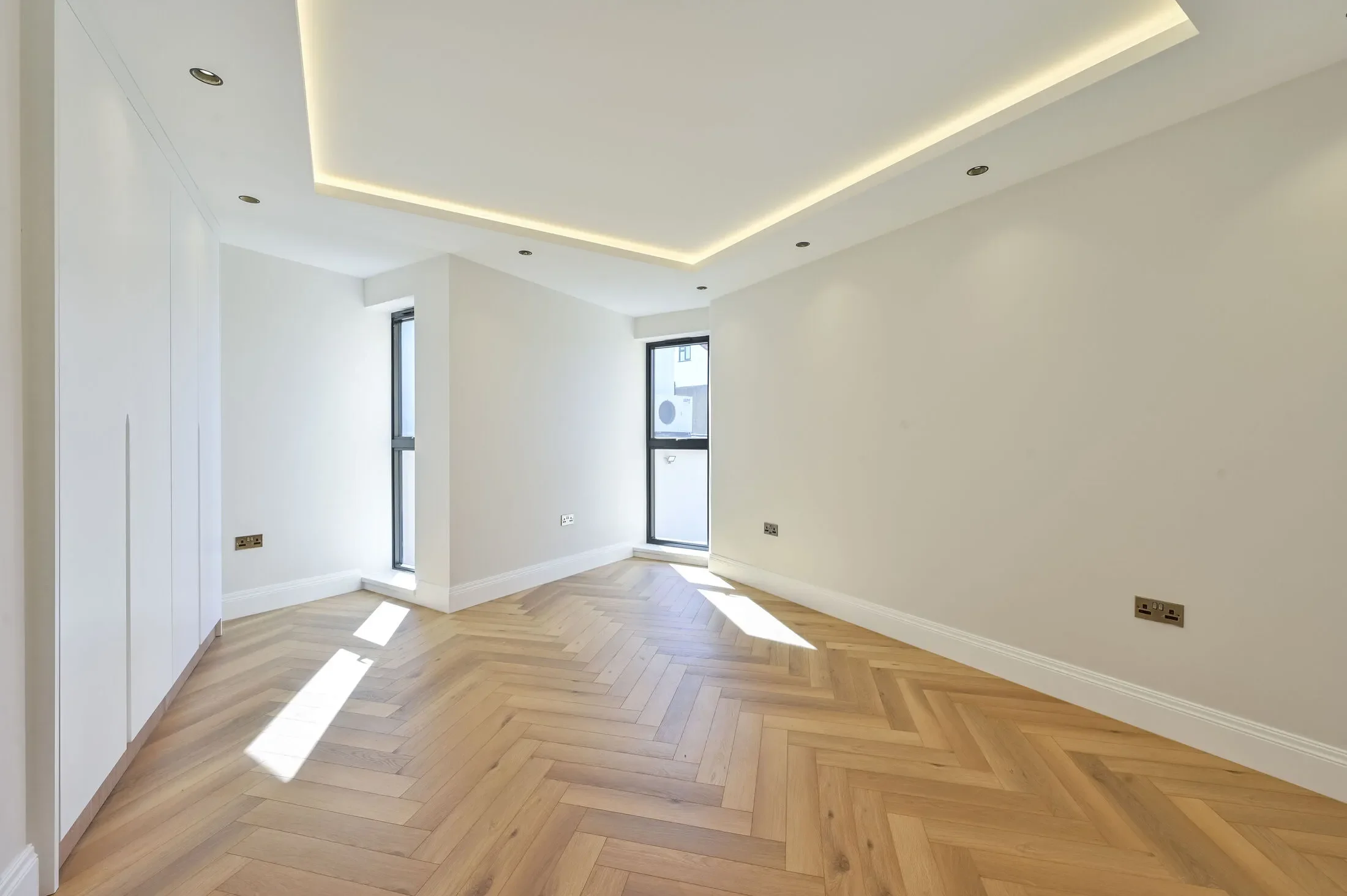 Flat Hazelwood Avenue in Greater London