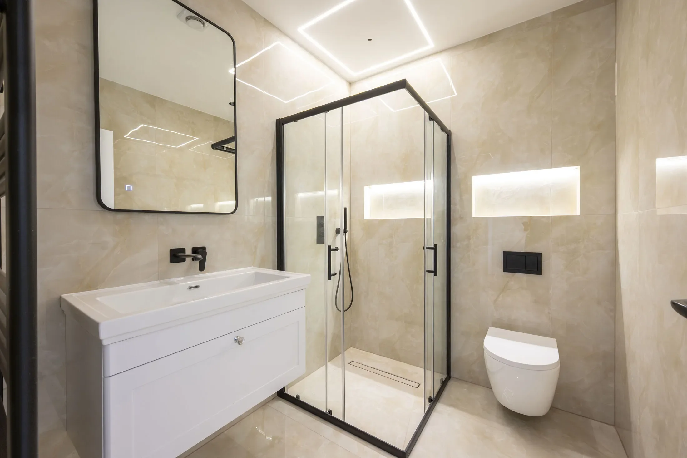 Flat Hazelwood Avenue in Greater London