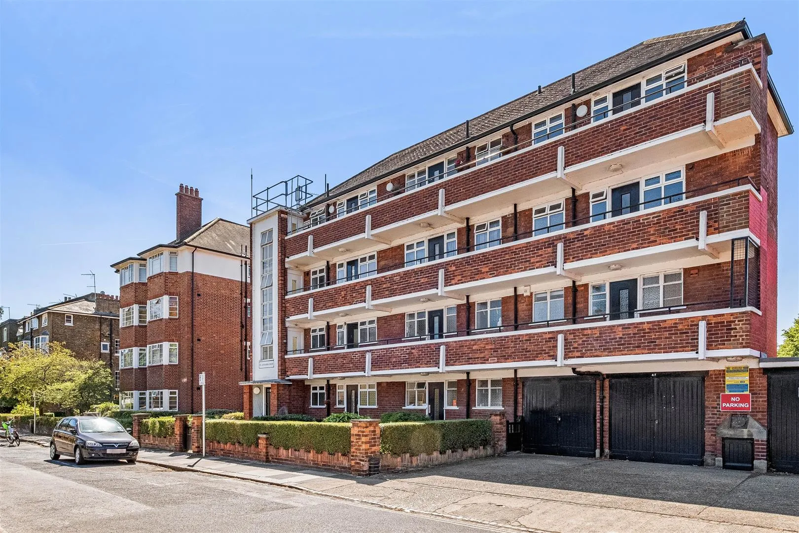 Flat Little St. Leonards in Greater London