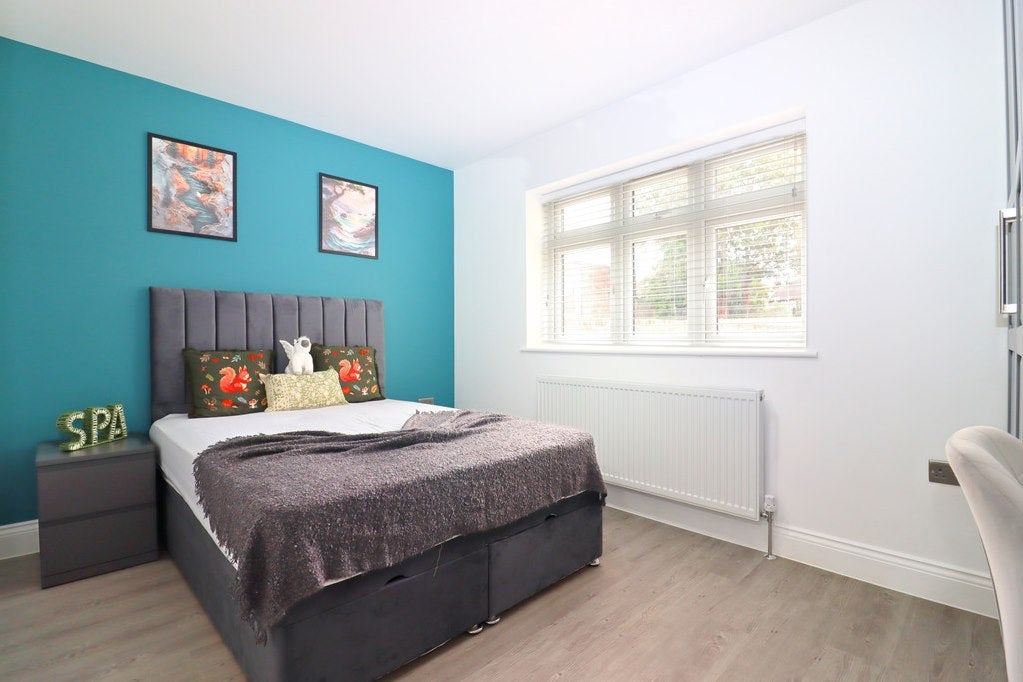 Room Surbiton Crescent in Greater London