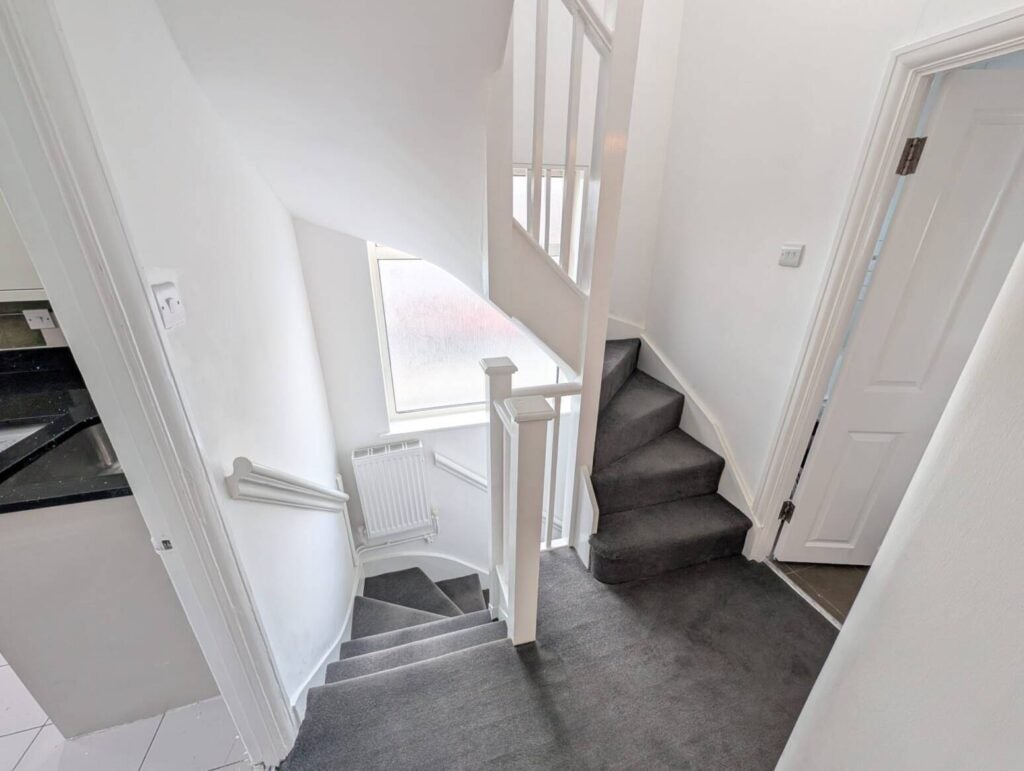 Flat West Way in Greater London