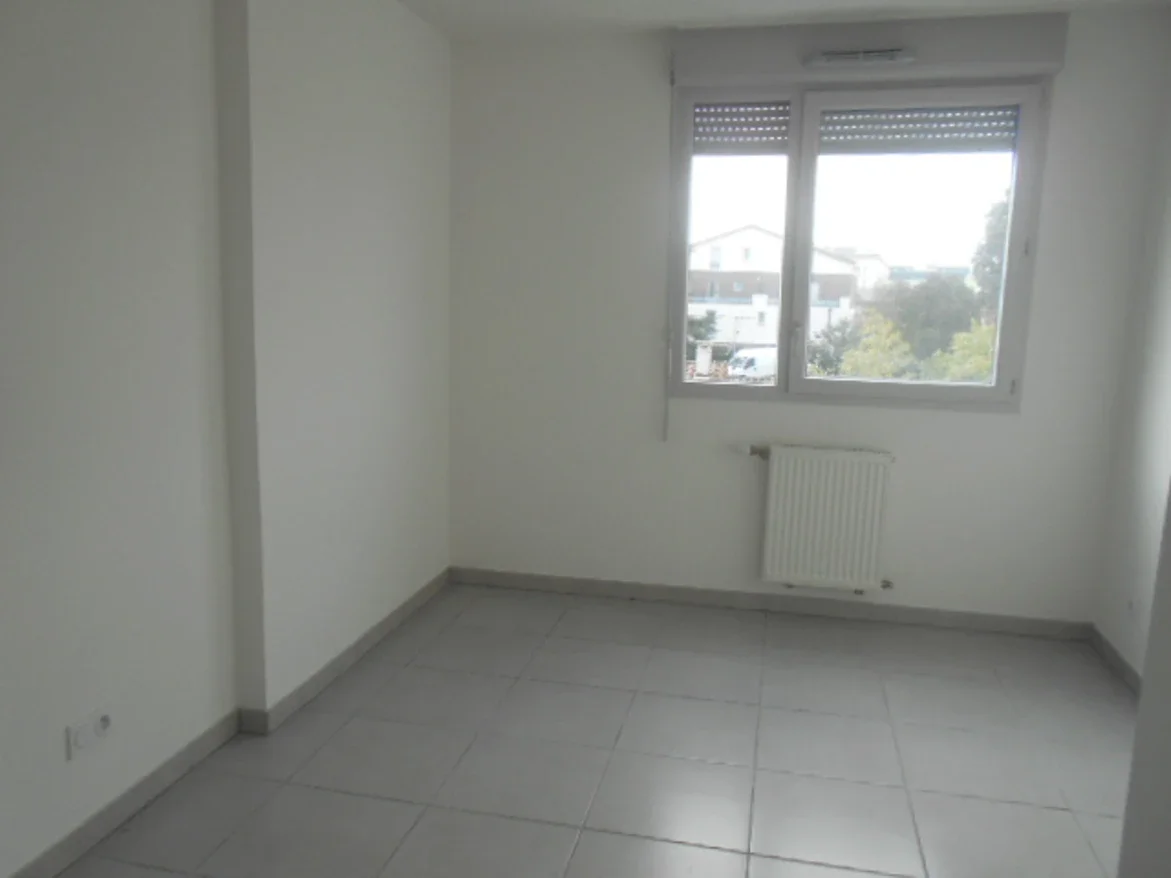 Flat Rue Berthy Albrecht in Toulouse