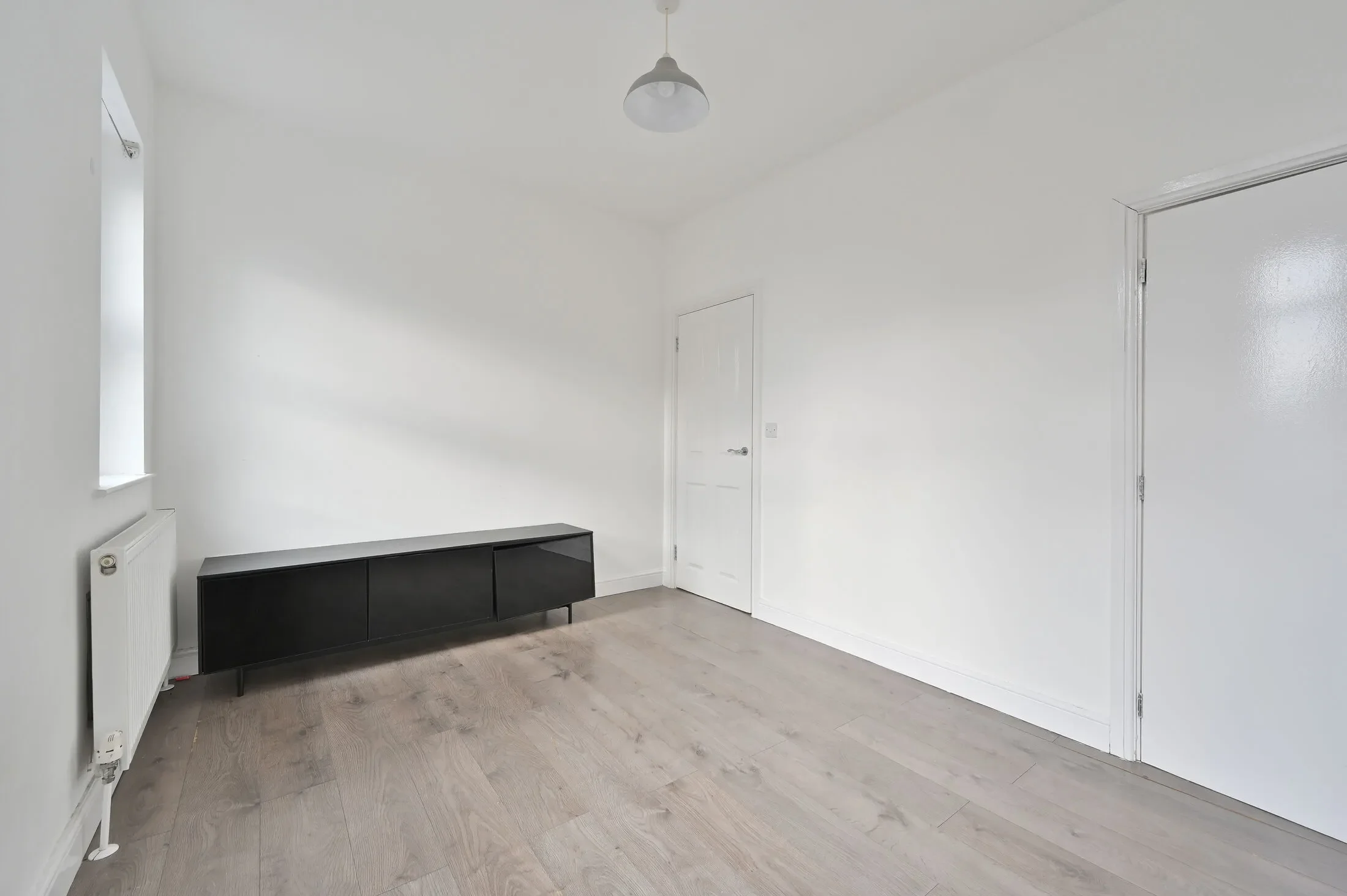 Flat Warrington Road in Greater London