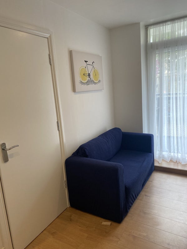 Room Pinchin Street in Greater London