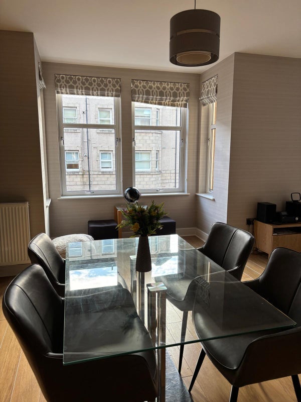 Flat Millar Crescent in City of Edinburgh
